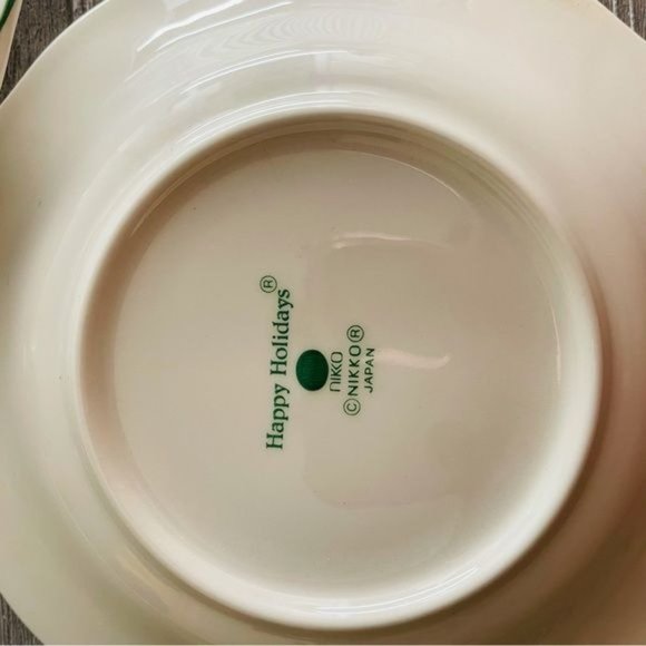Nikko Japan happy holidays print tea cups & dessert plate 7 cups 3 plates - Picture 5 of 8